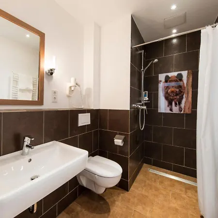 Tierparkhotel Hertefeld فندق *
