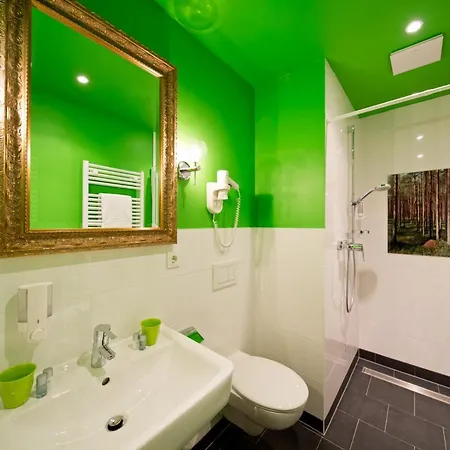 فندق Tierparkhotel Hertefeld *