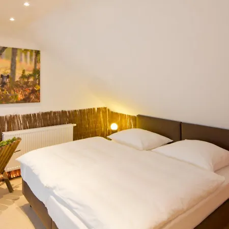 Tierparkhotel Hertefeld فندق