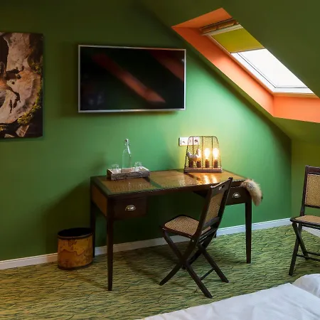Tierparkhotel Hertefeld فندق فيزه
