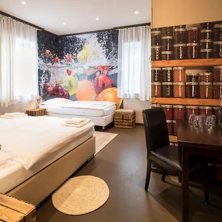 Tierparkhotel Hertefeld فندق