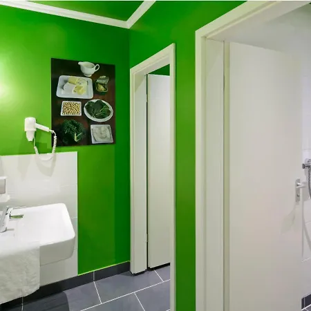 Tierparkhotel Hertefeld فندق فيزه
