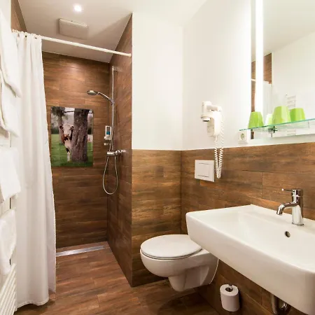 Tierparkhotel Hertefeld فندق فيزه